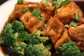 vegan-broccoli_tofu-zoom